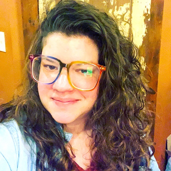 Meet your Posher, Abby - Picture 1 of 1